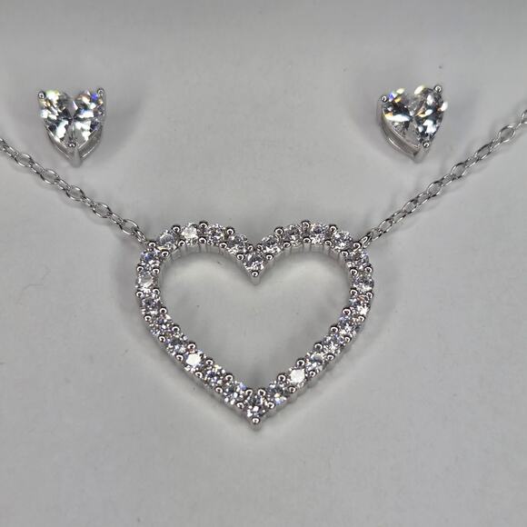 Giani Bernini 2 Pc CZ Heart Pendant Necklace & Stud Earrings Sterling Silver NEW - Picture 7 of 10